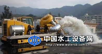 履带式移动泵站（第二代）----“龙吸水3000”